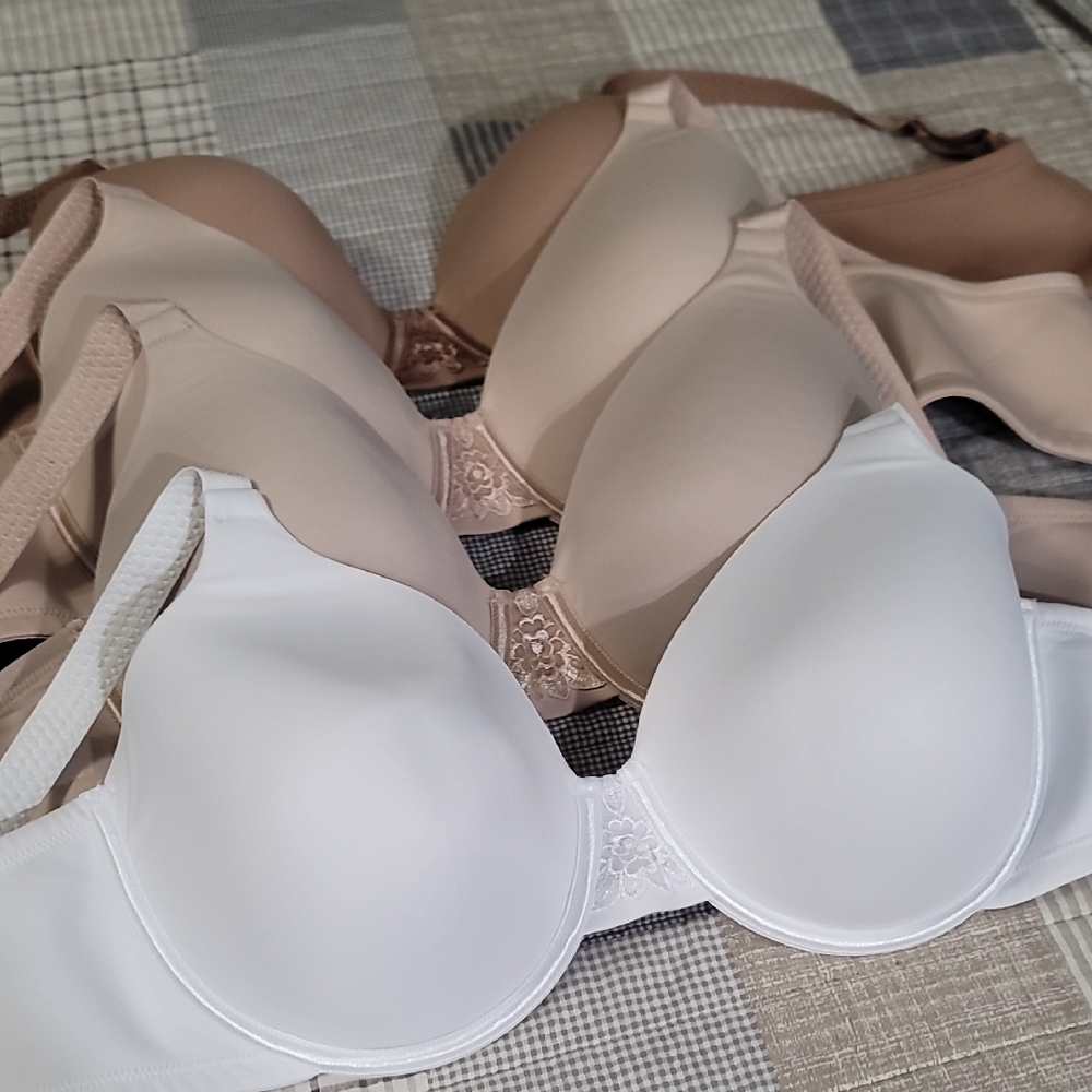 FREE SHIPPING! LIKE NEW!!! Vanity Fair Women's Bras 4 Pieces